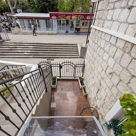 Couette-café The Garden & 3*