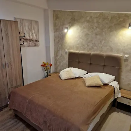 فندق مبيت وإفطار The Garden &