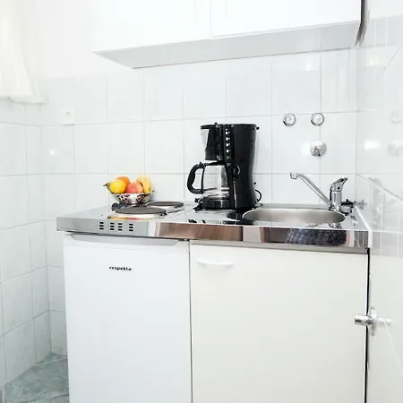 فندق مبيت وإفطار The Garden & 3*